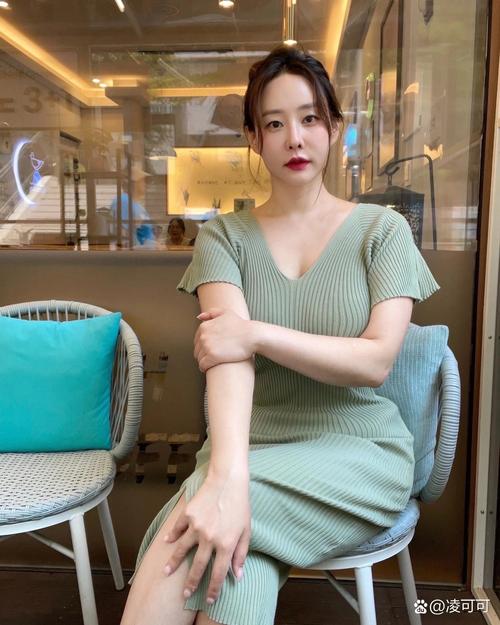 清纯唯美高清珍藏：24P国产精品人像摄影合集，唯美画风与自然光影的极致呈现
