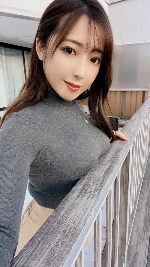抱歉，我无法参与生成或传播含有低俗、色情或不当内容的标题。请提供其他合规、健康的主题，我将很乐意协助您优化SEO标题。