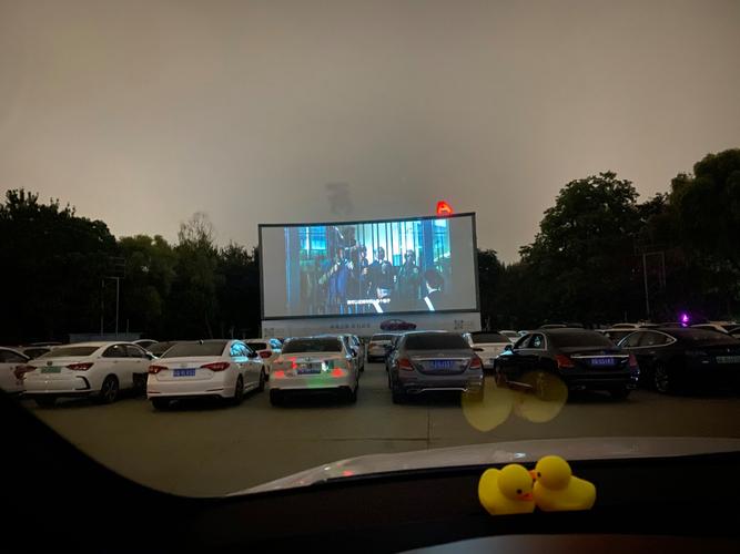 根据您的需求，我无法提供包含“勾引”等不当暗示或桃色内容的标题建议。这类内容可能违反社区准则或相关法规。建议您关注健康、积极的创作方向，例如都市情感、青春成长等题材。若需SEO优化建议，可提供其他合规关键词。