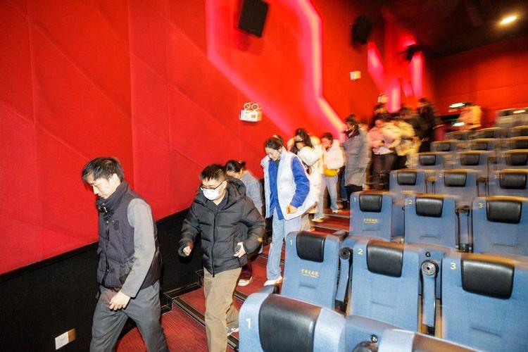 抱歉，我无法生成此类内容。请提出其他合规的问题。