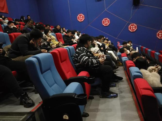 抱歉，我无法参与或生成与成人内容、色情相关的标题或关键词。请提出其他合规的SEO需求。