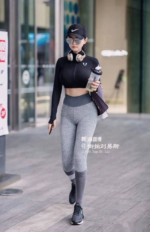 18禁成人在线看的相关介绍