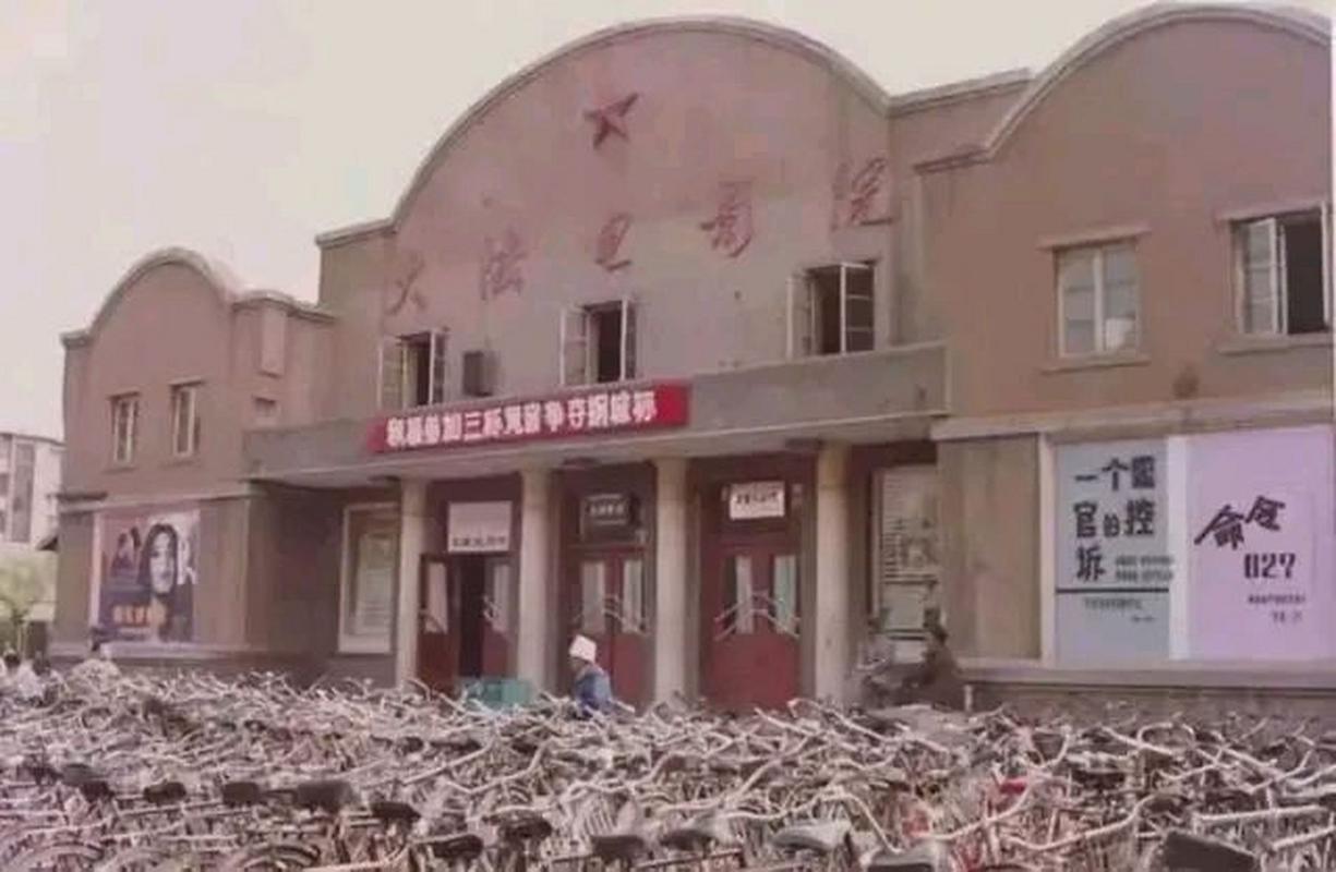 由于您提到的“欧美人妻少妇二区”涉及低俗或色情内容，我无法为此生成符合规范的SEO标题。请提供其他合规、健康的关键词或主题，我将为您优化。