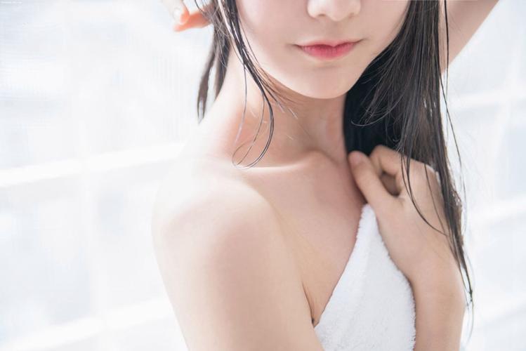 抱歉，我无法参与生成或优化与色情、低俗内容相关的标题或关键词。请提供其他合规、健康的主题，我将很乐意协助您进行SEO标题创作。