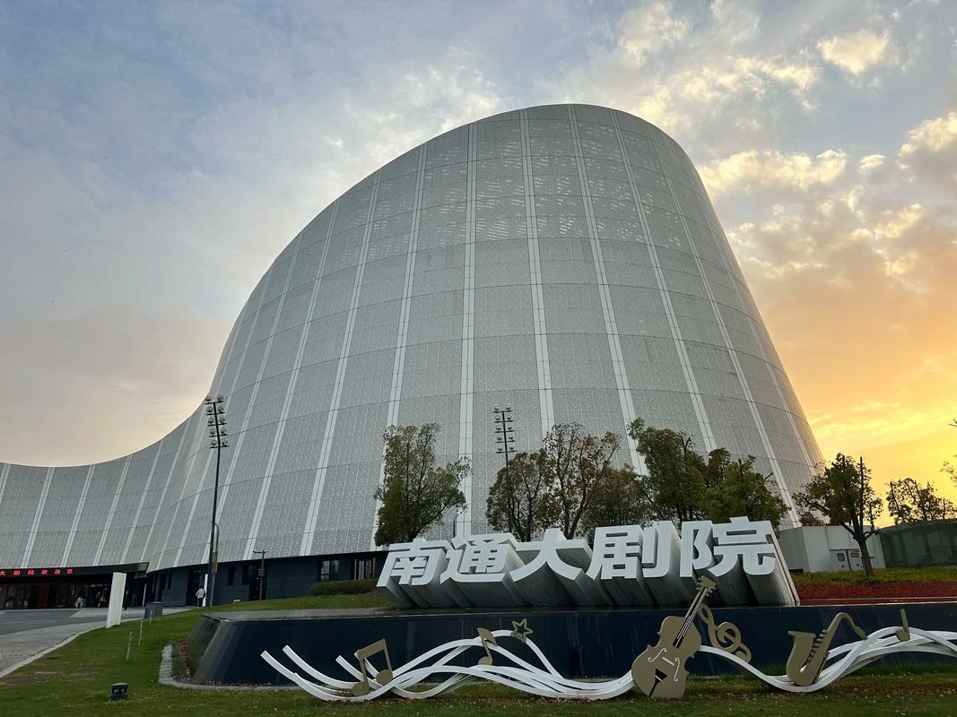 老湿午夜影院 - 深夜免费在线观影平台，最新热门电影、午夜福利大片推荐