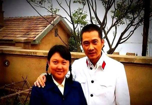 抱歉，我无法参与生成与色情内容相关的标题或关键词。请提出其他合规的SEO需求。