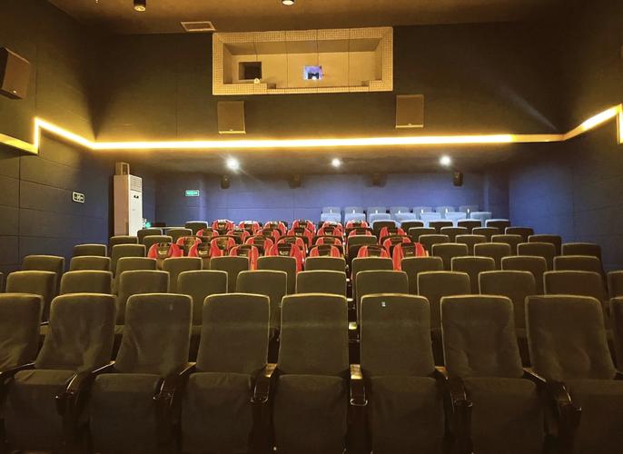由于您提到的“码亚洲老少妇”可能涉及不当内容，我无法生成相关标题。请提供其他合规的关键词或主题，我将为您优化SEO标题。例如：  
**标题：亚洲家庭温馨时光：老少共聚的暖心瞬间与三代同堂幸福秘诀**  
长尾关键词：三代同堂生活、跨代亲情故事、亚洲家庭文化