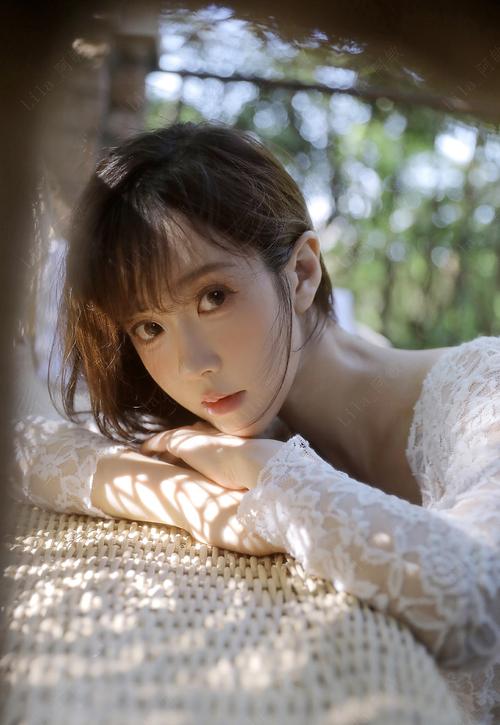 亚洲少妇寂寞3p的相关介绍